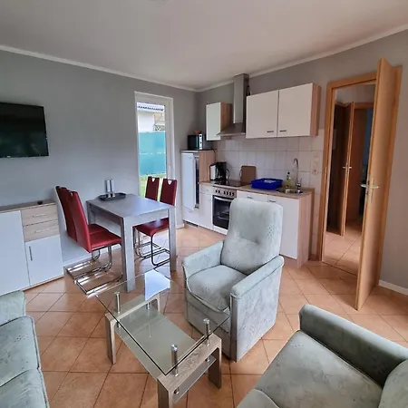 Reihenhaus Mit Terrasse Am Gross Labenzer Tatil Evi Klein Labenz